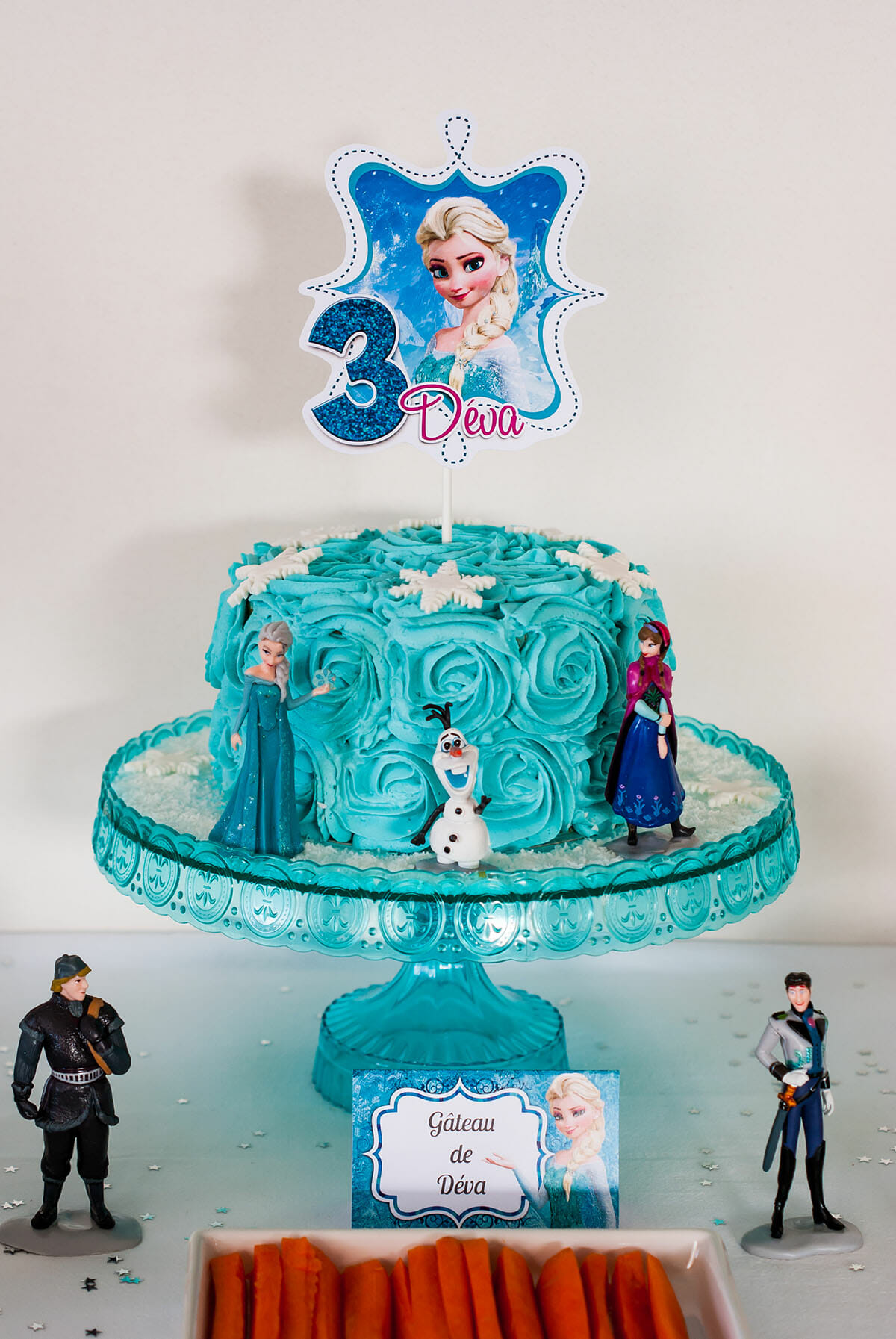 sweet-table-reine-des-neiges-disney-lilie-bakery-10