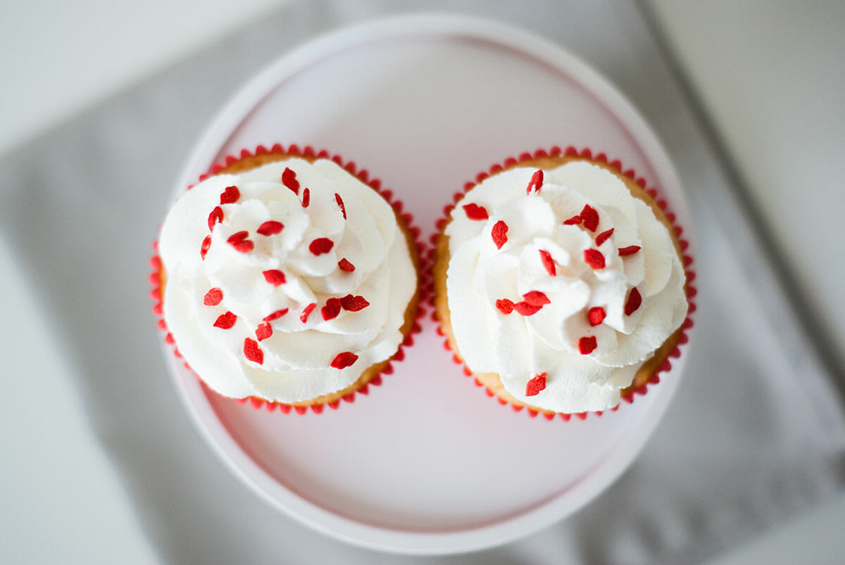 Cupcakes St Valentin { Cœur inside } | Lilie Bakery 3