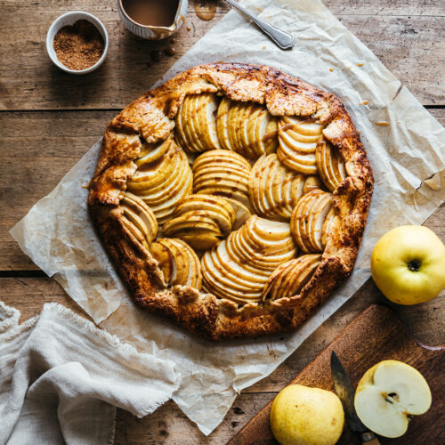 Tarte rustique pommes & caramel de coco - Lilie Bakery