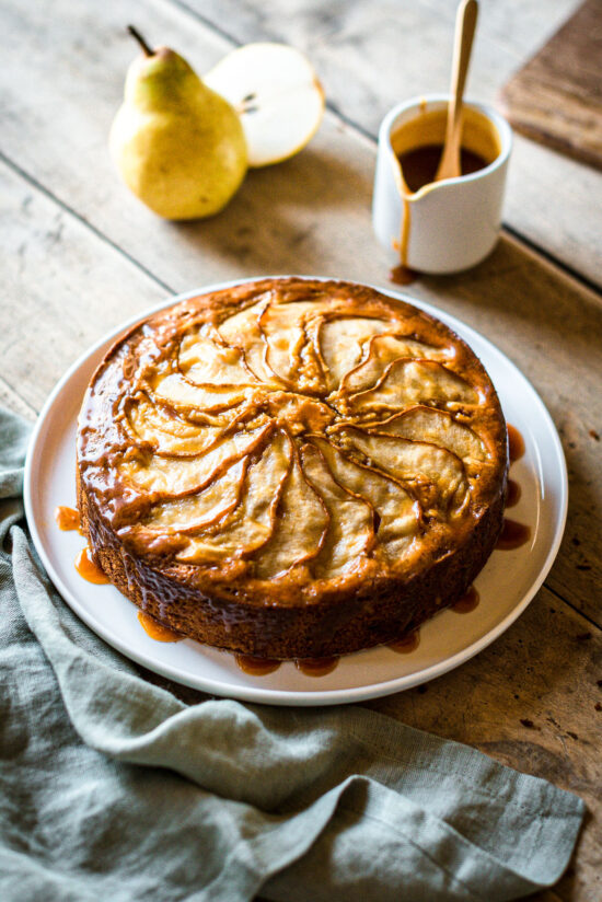 Gâteau poire gingembre  coulis caramel
