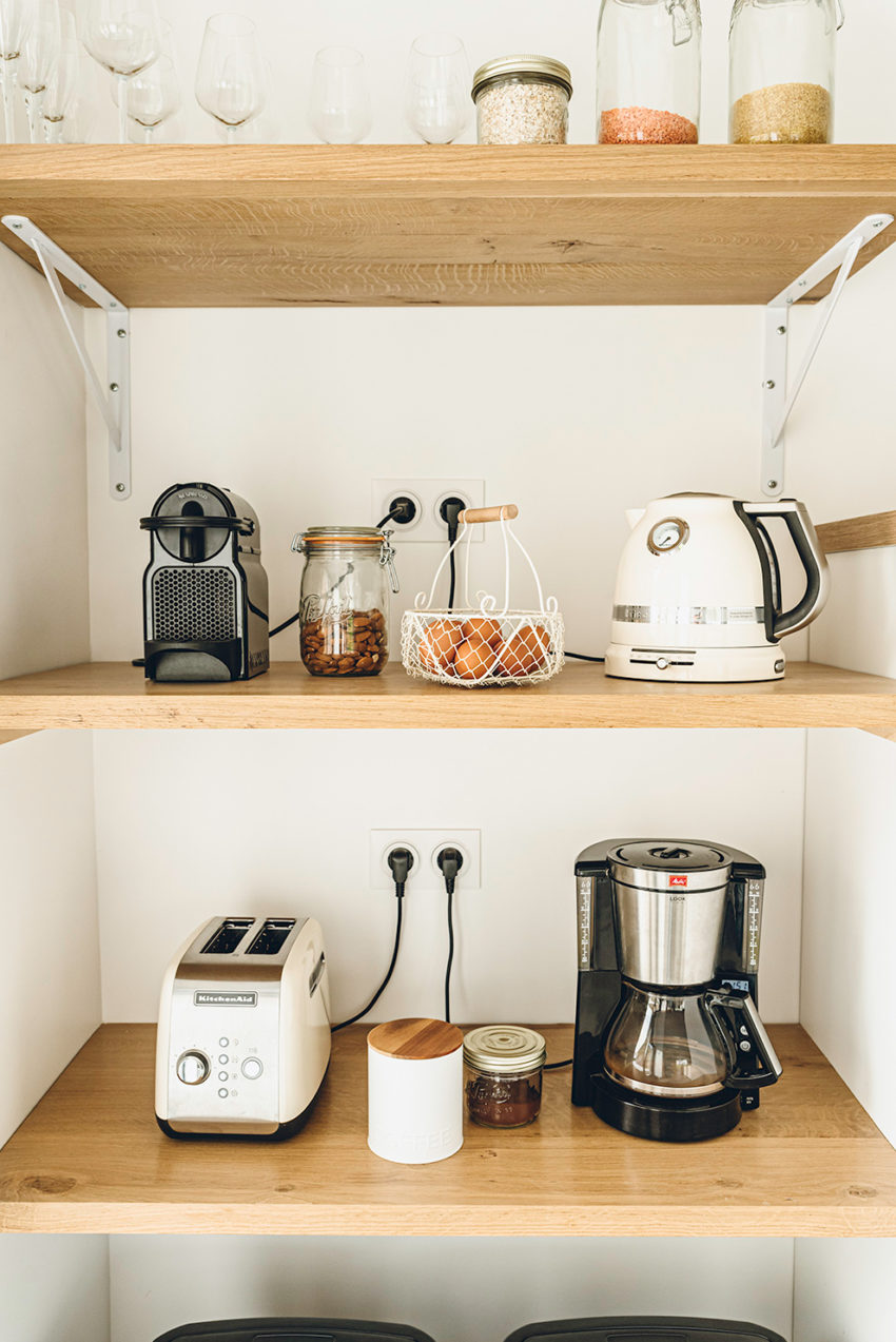 Etagères bois massif cuisine - Lilie Bakery