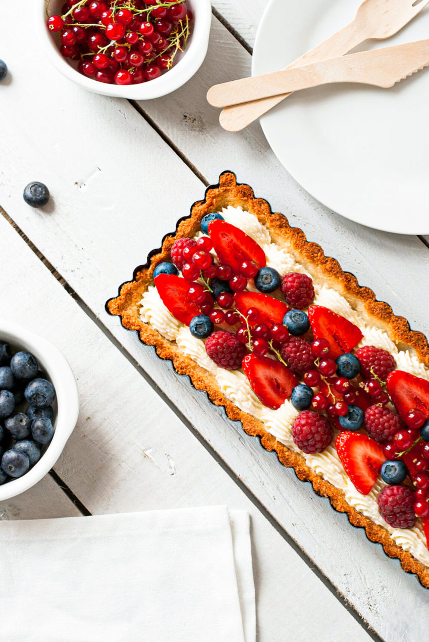 Tarte Mascarpone Fruits Rouges Noix de Coco - Lilie Bakery