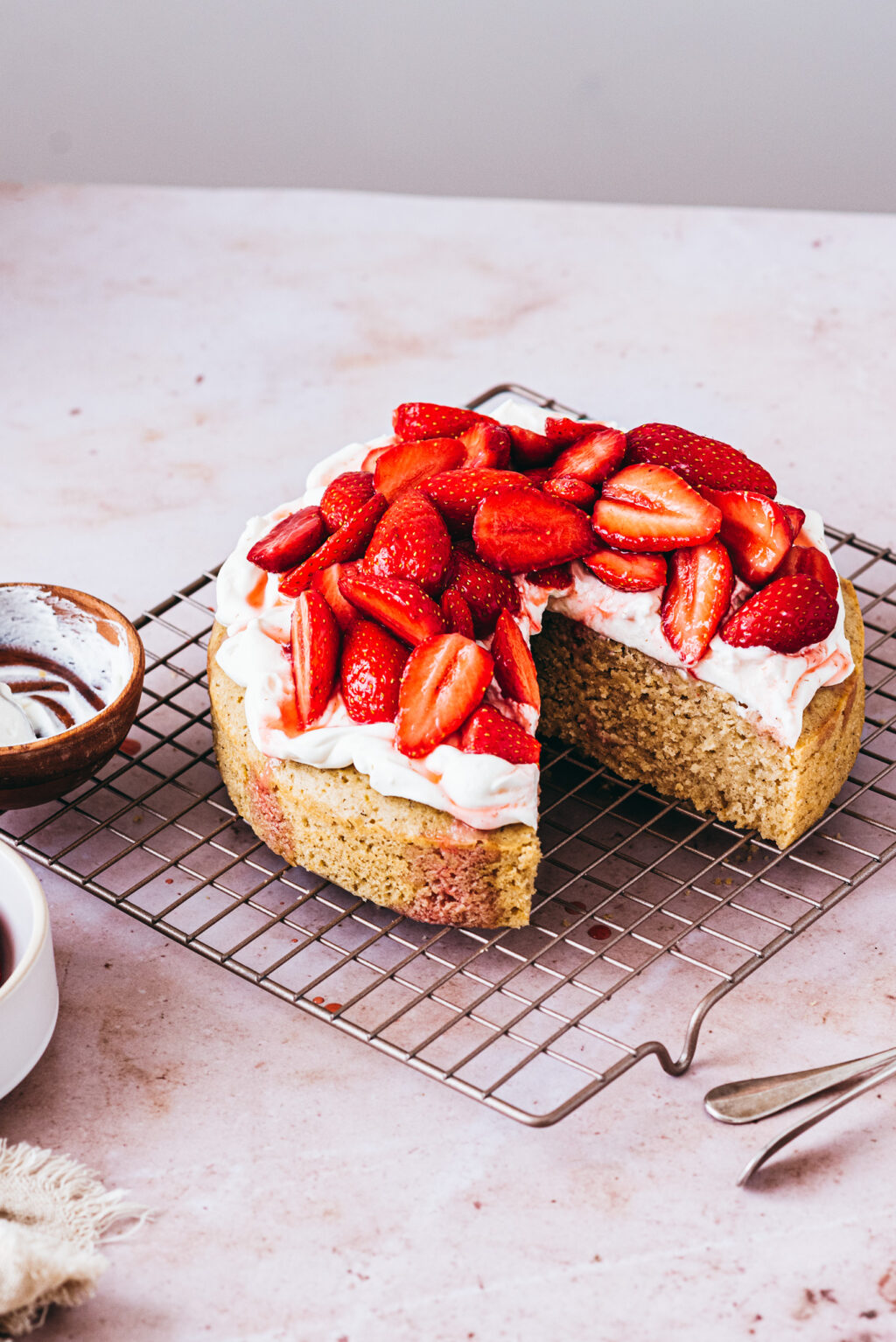 Gâteau à la vanille chantilly mascarpone fraises - Lilie Bakery