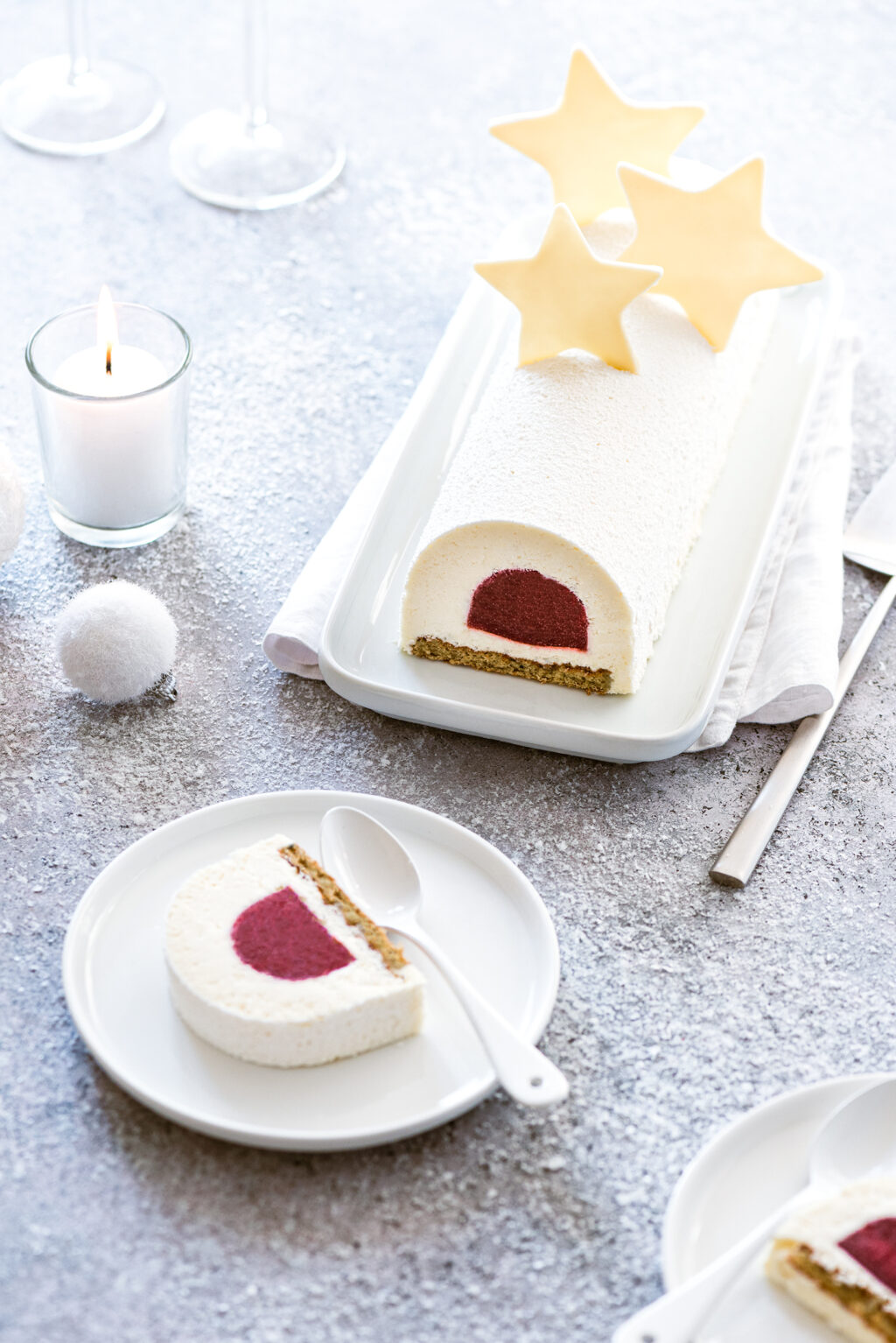 Bûche chocolat blanc framboise - Lilie Bakery