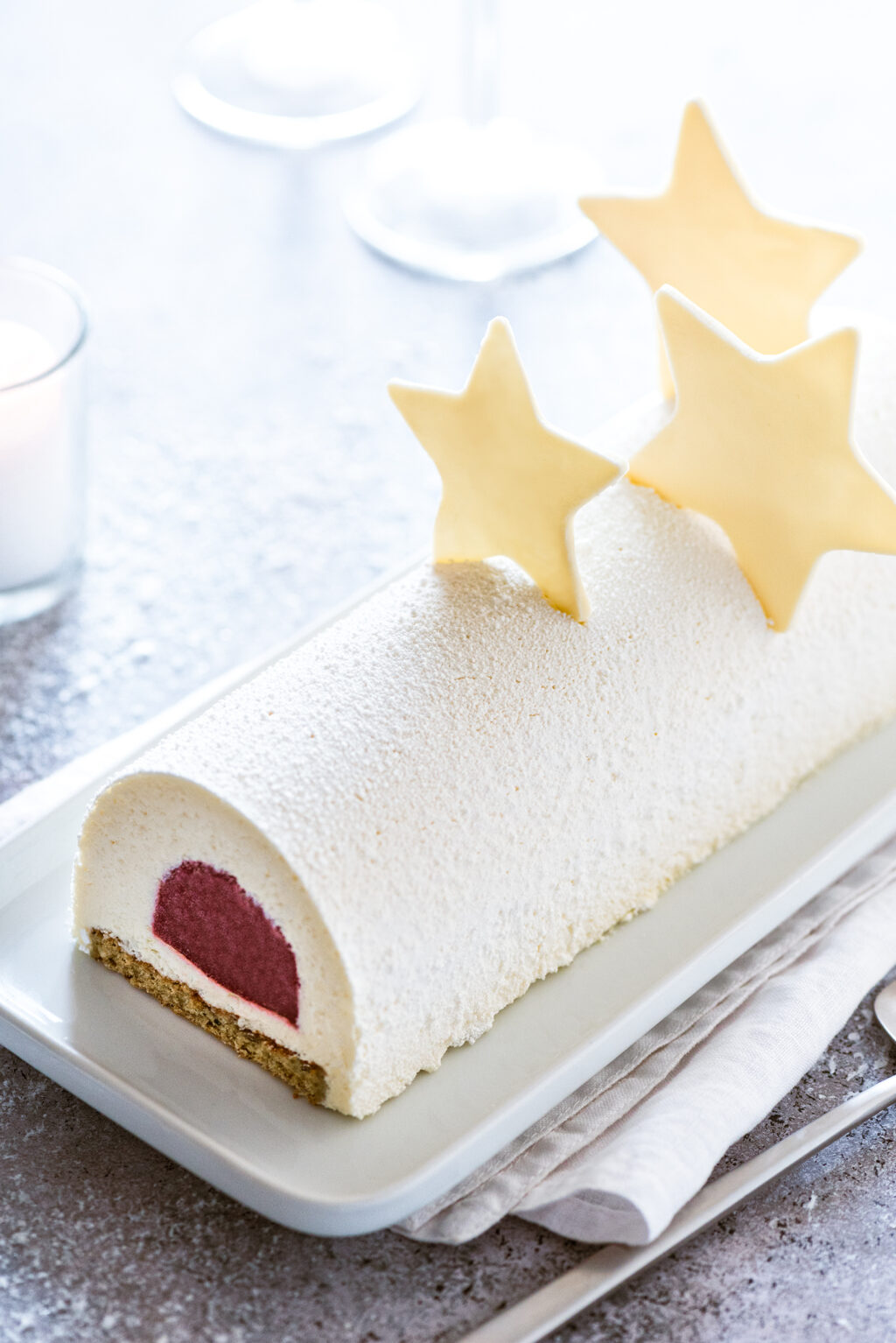 Bûche chocolat blanc framboise - Lilie Bakery