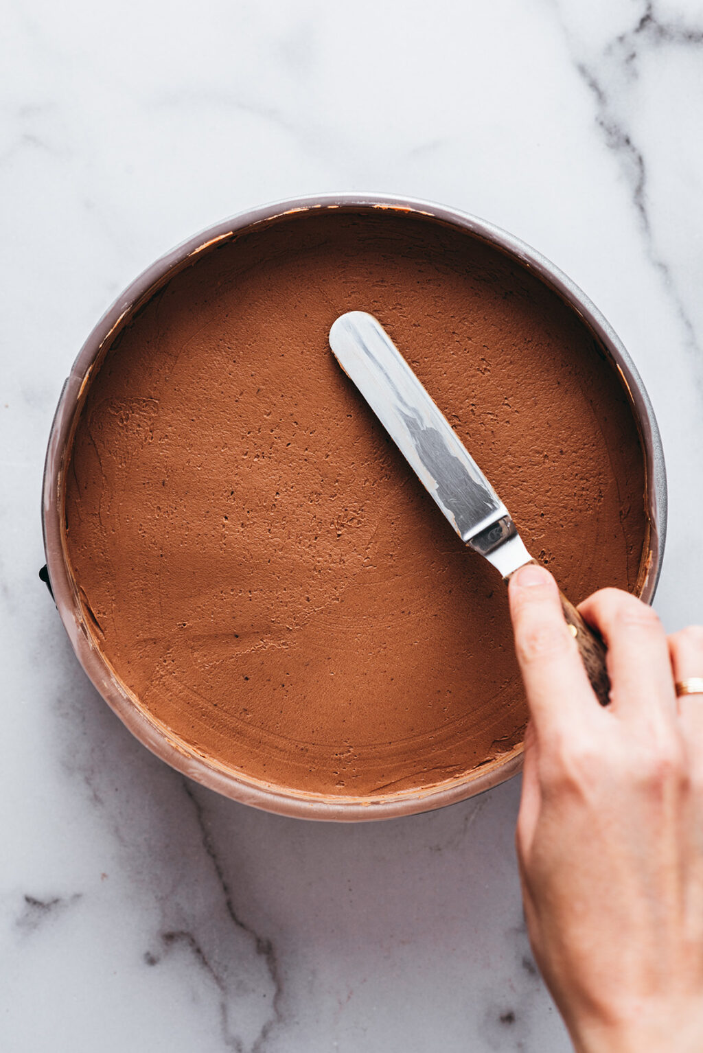 Lissage cheesecake dans moule - Lilie Bakery